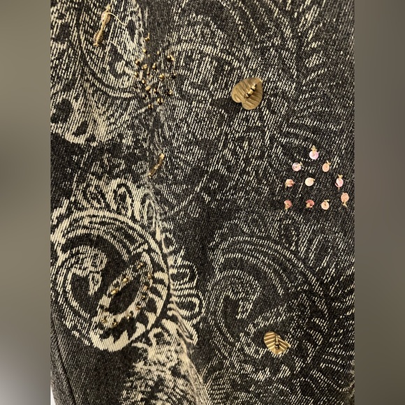 Jeanology Dark Wash Jeans with Front Print Detailing - Picture 4 of 5